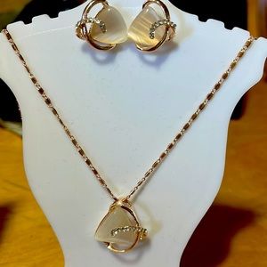 Necklace and earring set